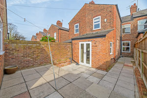 Courtyard Garden- click for photo gallery